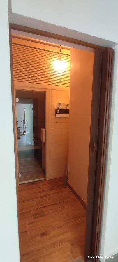 Aquacool Hotel Crasna  Buitenkant foto