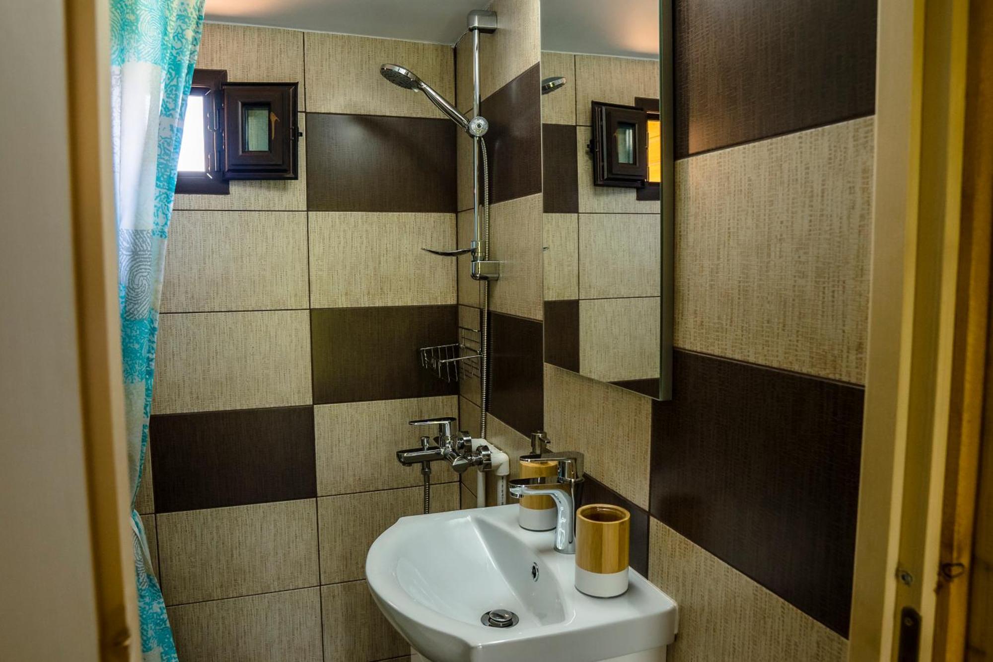 Aquacool Hotel Crasna  Buitenkant foto